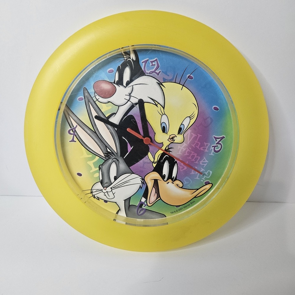 Vintage 2001 Looney Tunes Wall Clock Yellow Works Sylvester Bugs Daffy Duck 10in